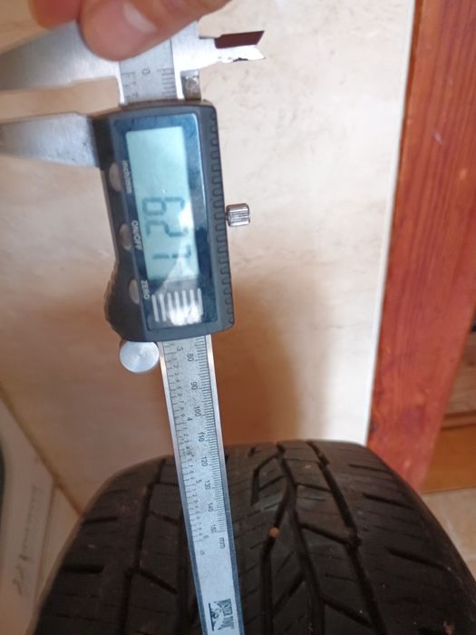 Opona konticrosscontakt225x55x18 wielosezonowe