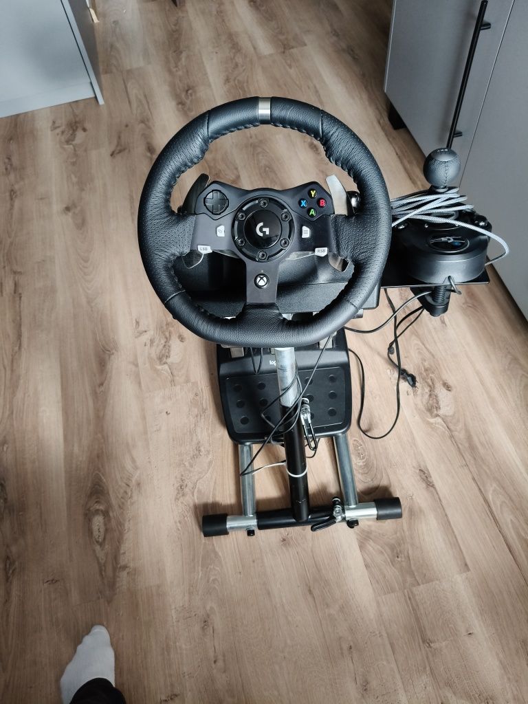 Sprzedam kierownicę Logitech