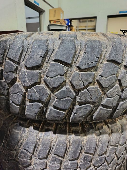 Pneus 35 12.5 R15 BFGoodrich e jantes DAYTONA