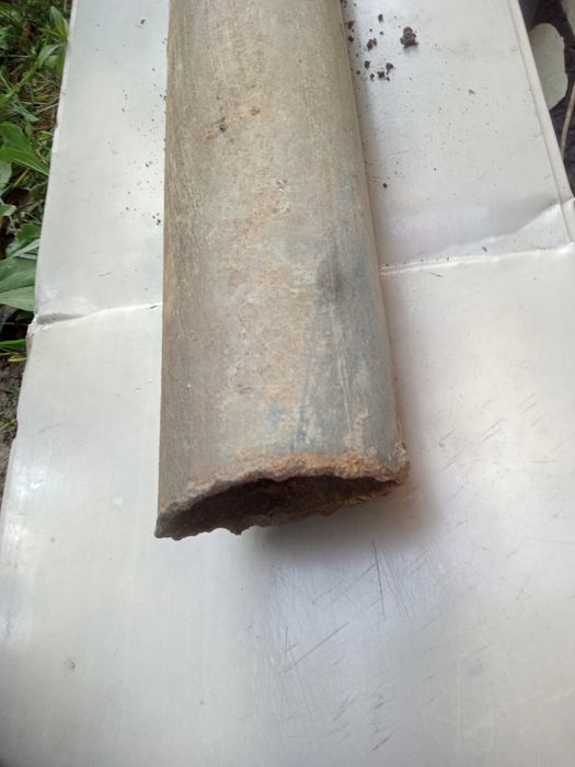 Труби металеві перша оцинкована #76мм довжина 6м а друга довжина 5,5мв