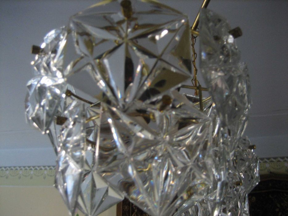 Люстра хрустальная СССР 60х годов. В хорошем состоянии.