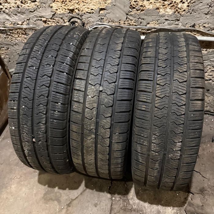 Продам зимові шини 225/70r15C Matador