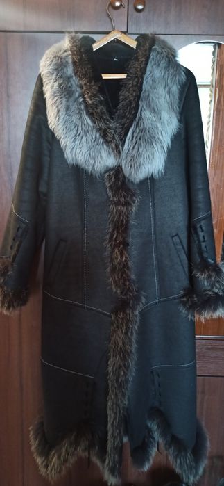 Продам  натуральную женскую дубленку.