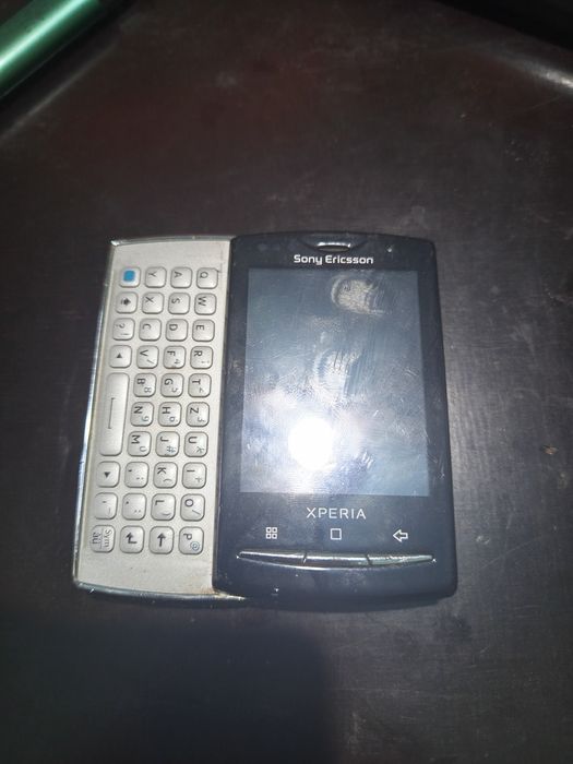 Старі телефони прості та дешеві