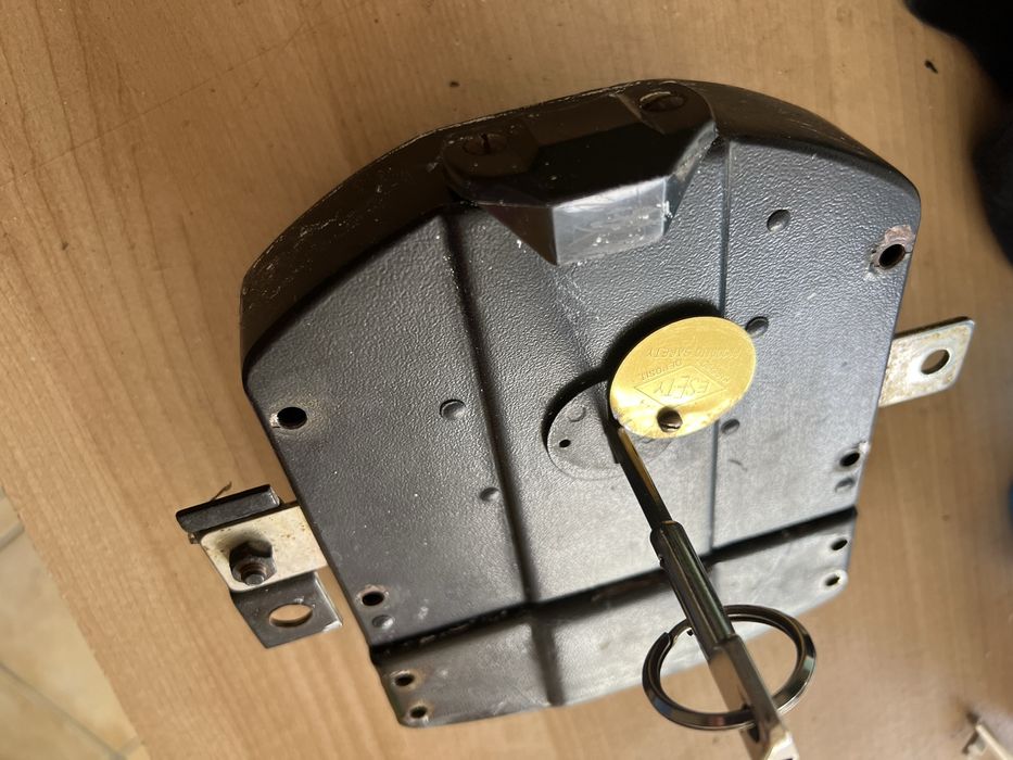 Fechadura com uma chave