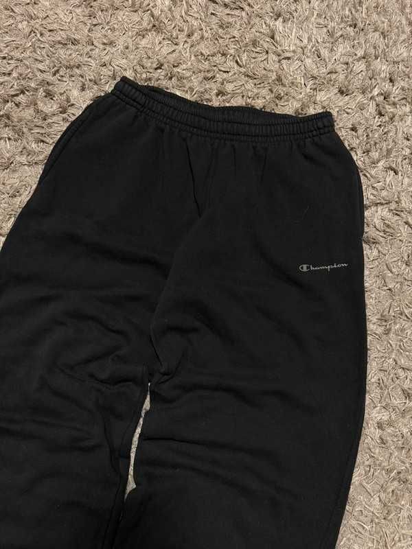 Czarne baggy skate dresowe spodnie Champion - Size M