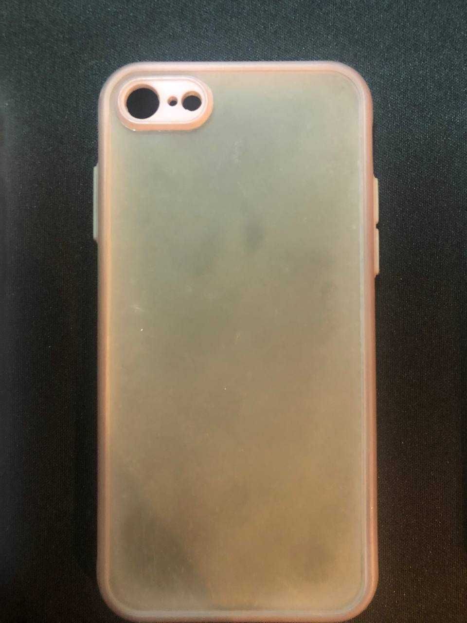 Чехлы на iPhone 7 8 SE