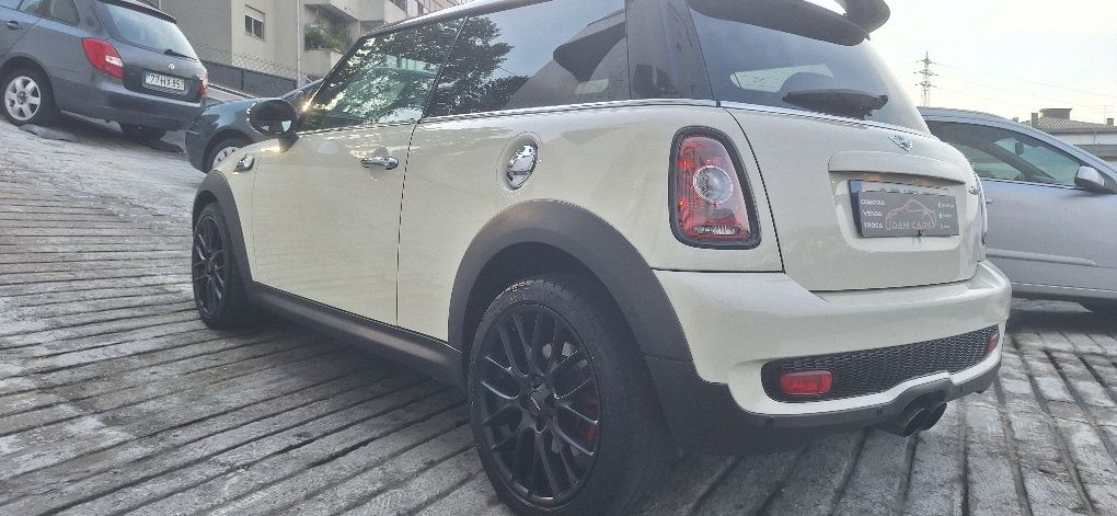 Mini John cooper works 211cv