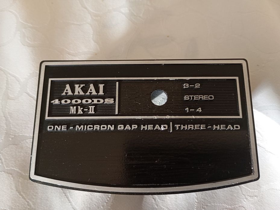 Tampa frontal de ajuste sonoro Akai