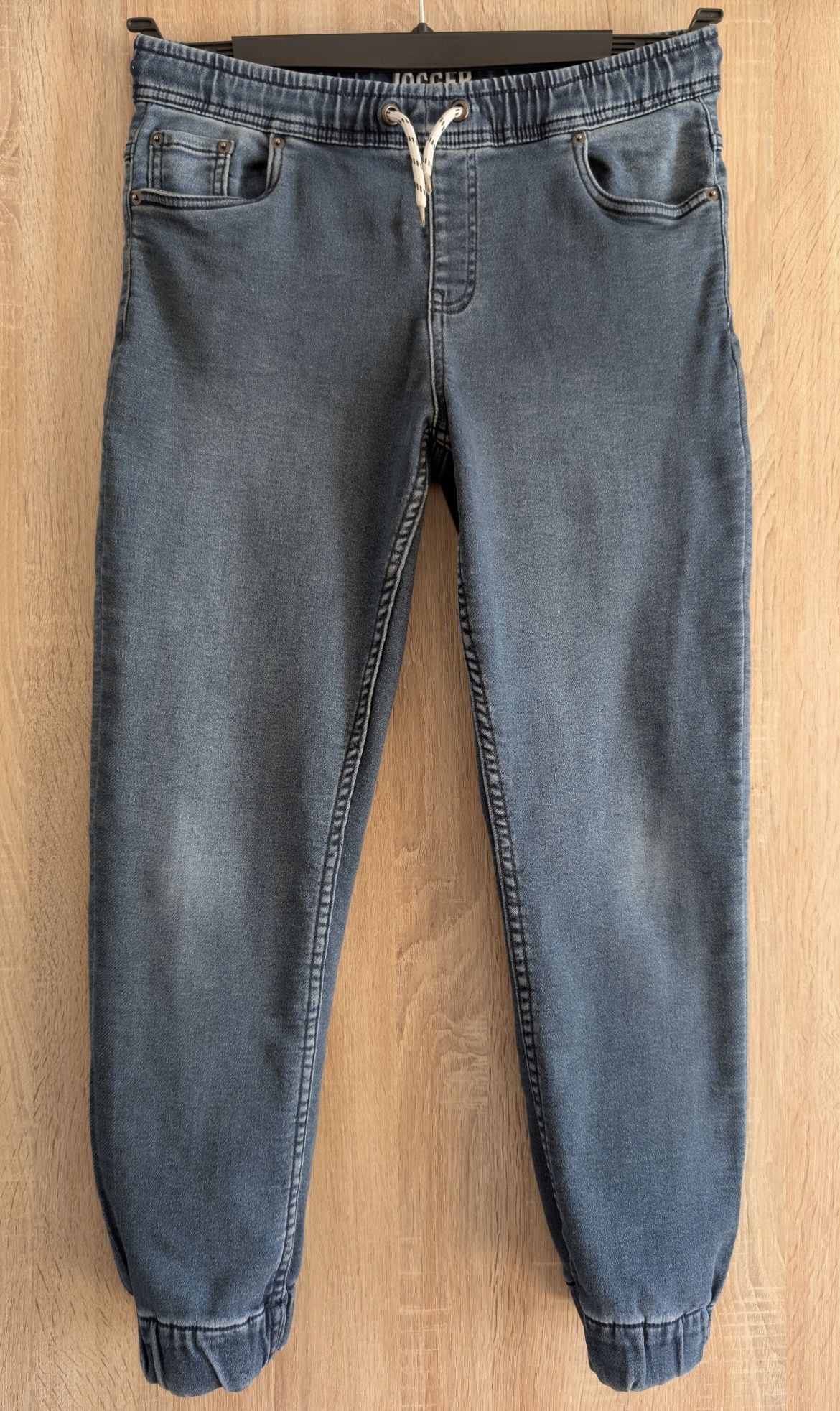 Jogger spodnie jeans firmy Cool Club