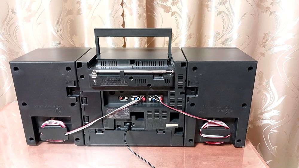 Panasonic RX-CT980 Platinum Series  Hi-Fi Бумбокс, AUX