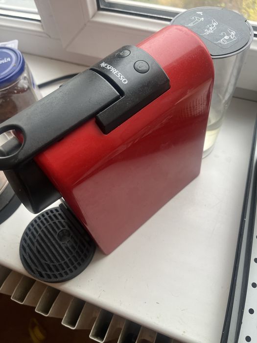 Продаю кавомашину також бонусом 2 картриджи на мелену каву