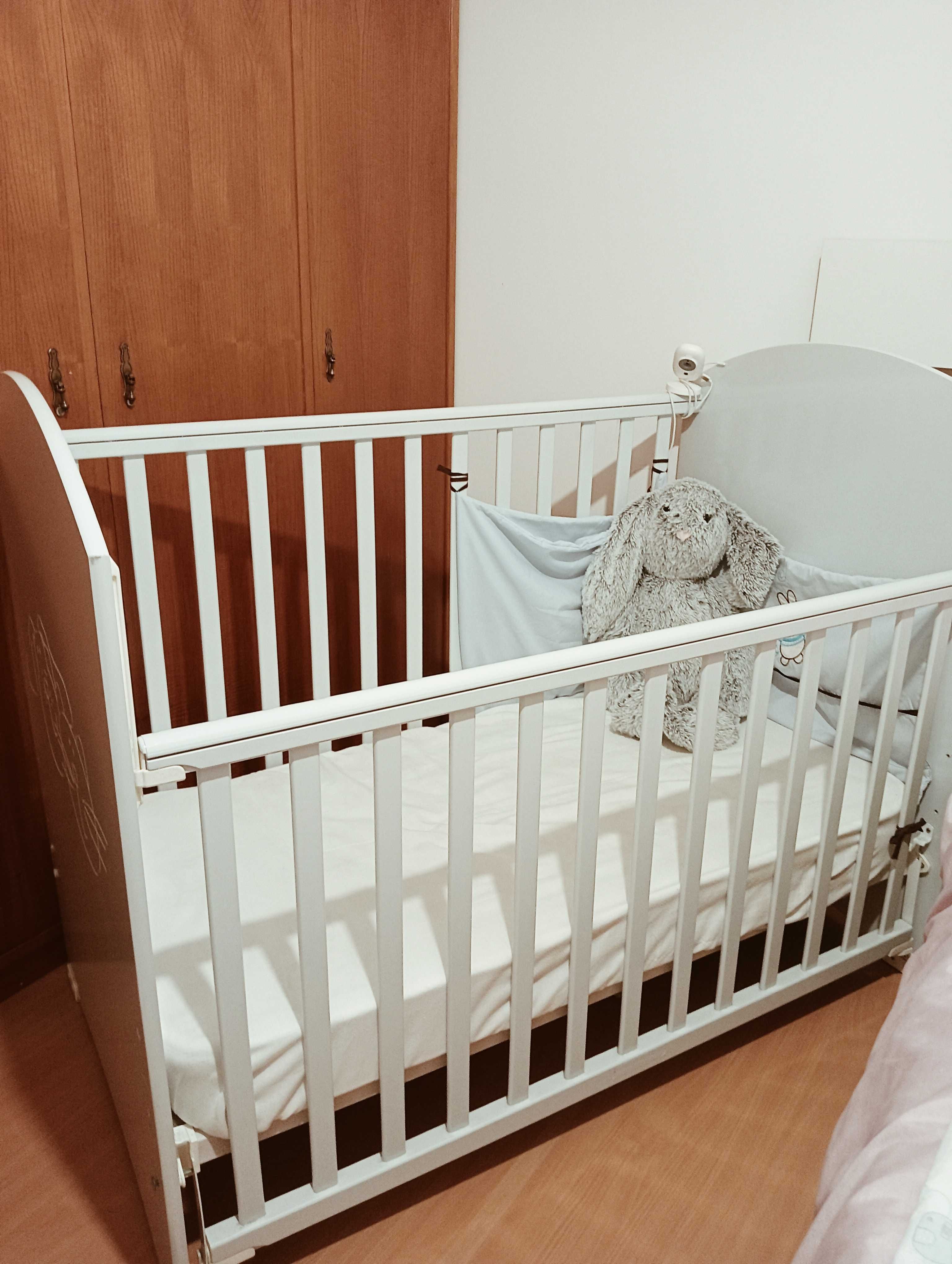 Cama para bebe com grade