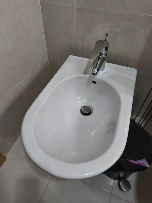 bidé sanidusa com torneira grohe 40 euros cada