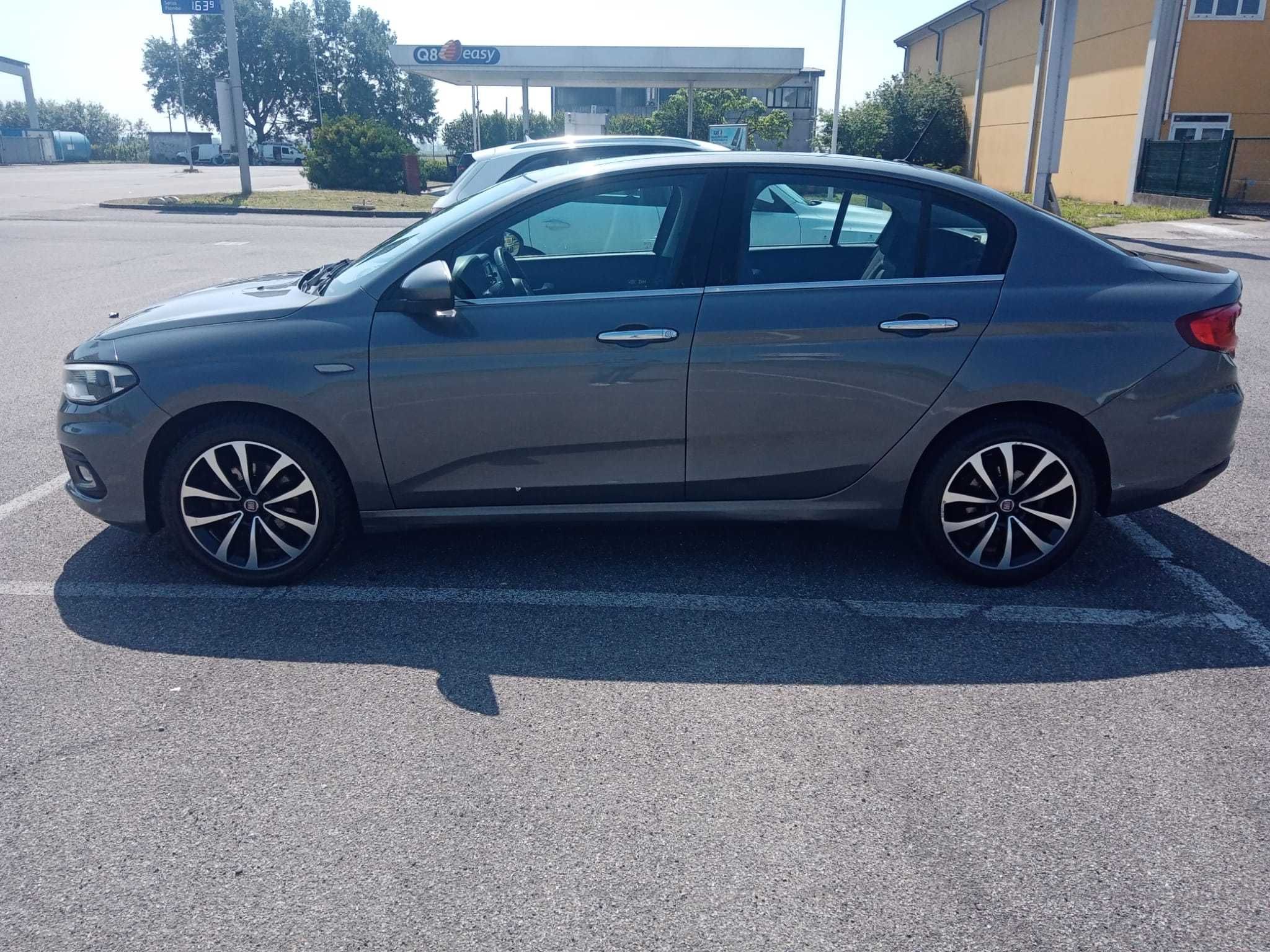 Fiat Tipo 1.6jtd Posiadam  inne  auta z włoch  całe  i uszkodzone