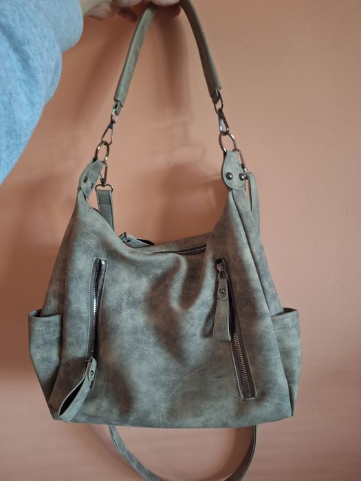 Szara skórzana torebka ba ramie