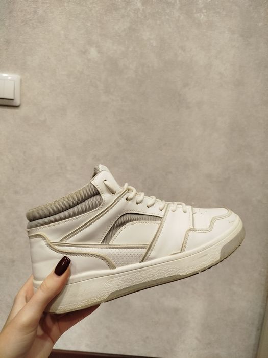 Высокие кроссовки House