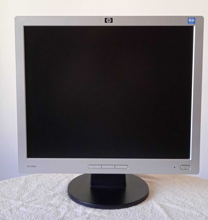 Monitor używany HP L1906 19
