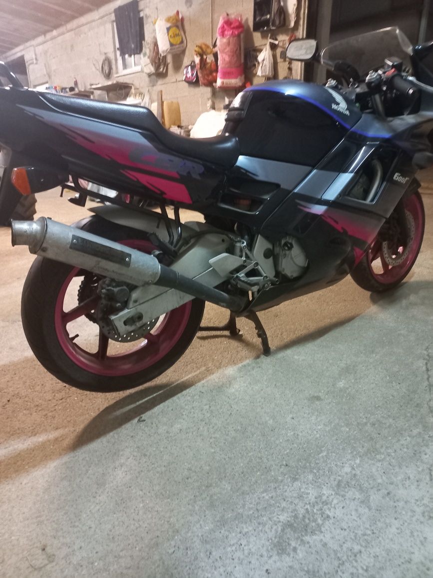 Vendo Honda CBR 600F