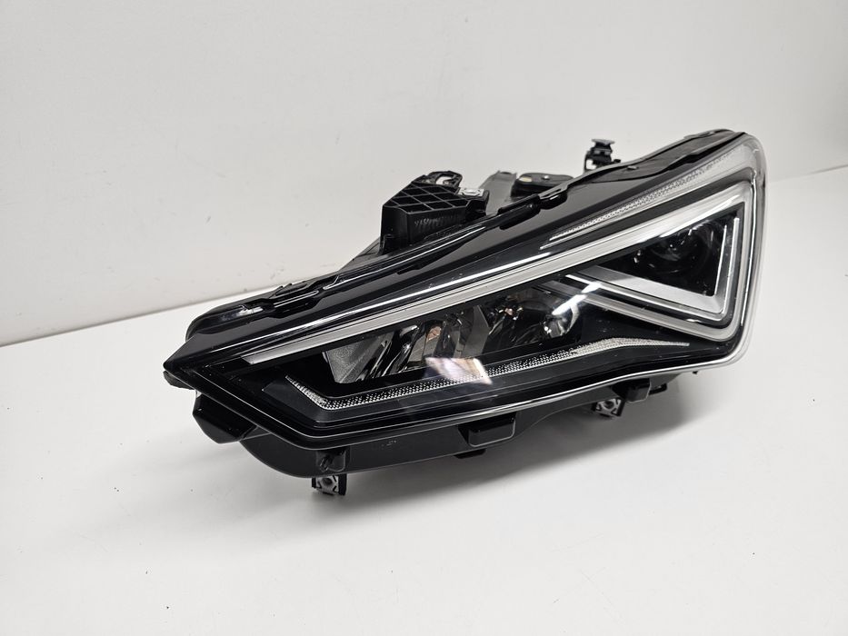 SEAT LEON 4 IV lampa lewa przednia przód full led Cała