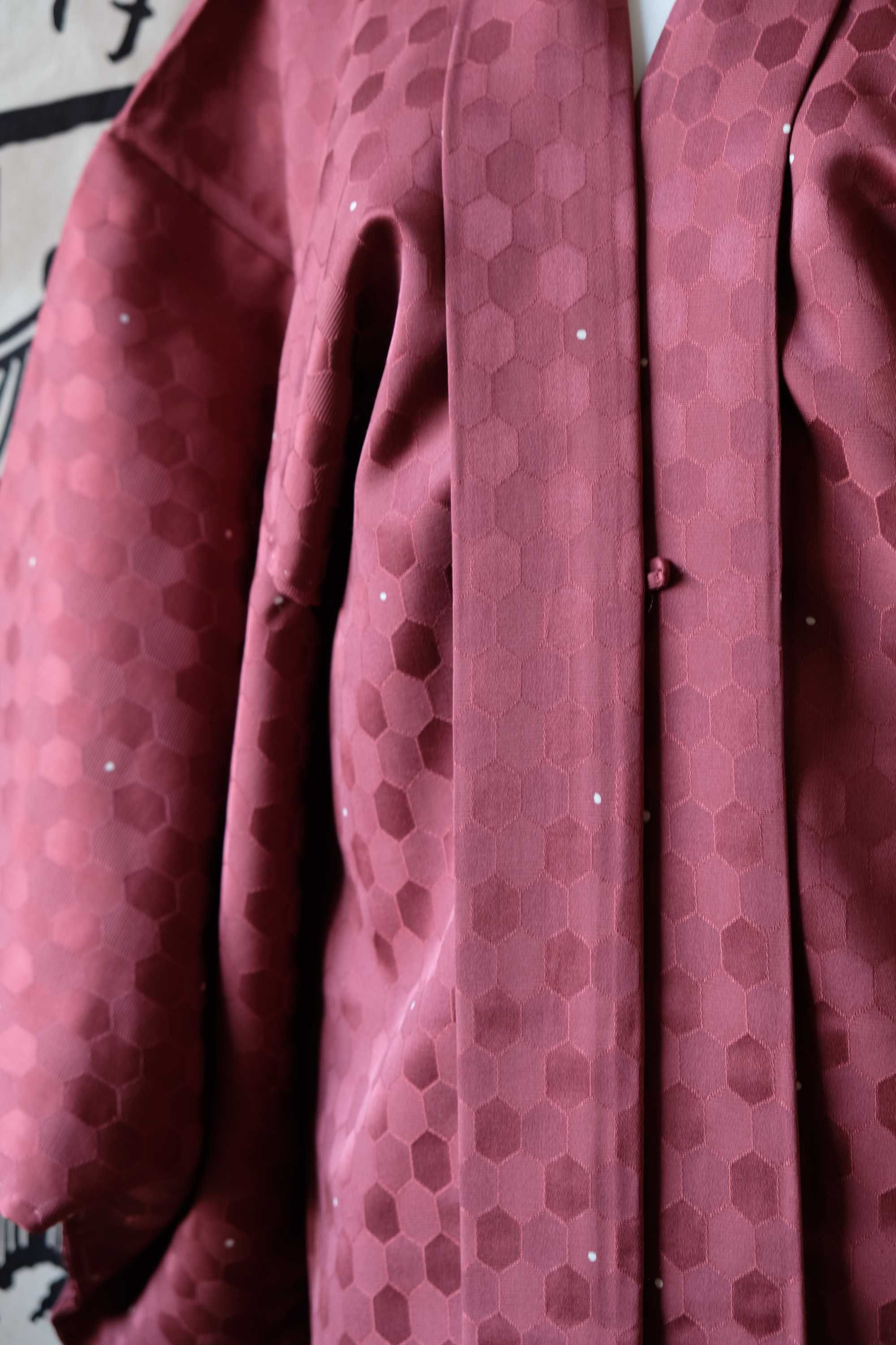Japońskie haori bordowe w białe kropki i wzór kikkou vintage cosplay