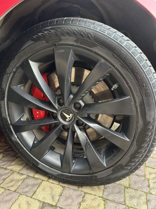 Тесла Tesla модел 3 performance 510 к.с.