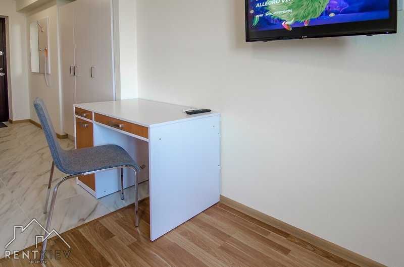 Подобово 1-кімн квартира в Києві, Шулявка, вул. Машинобудівна 41.