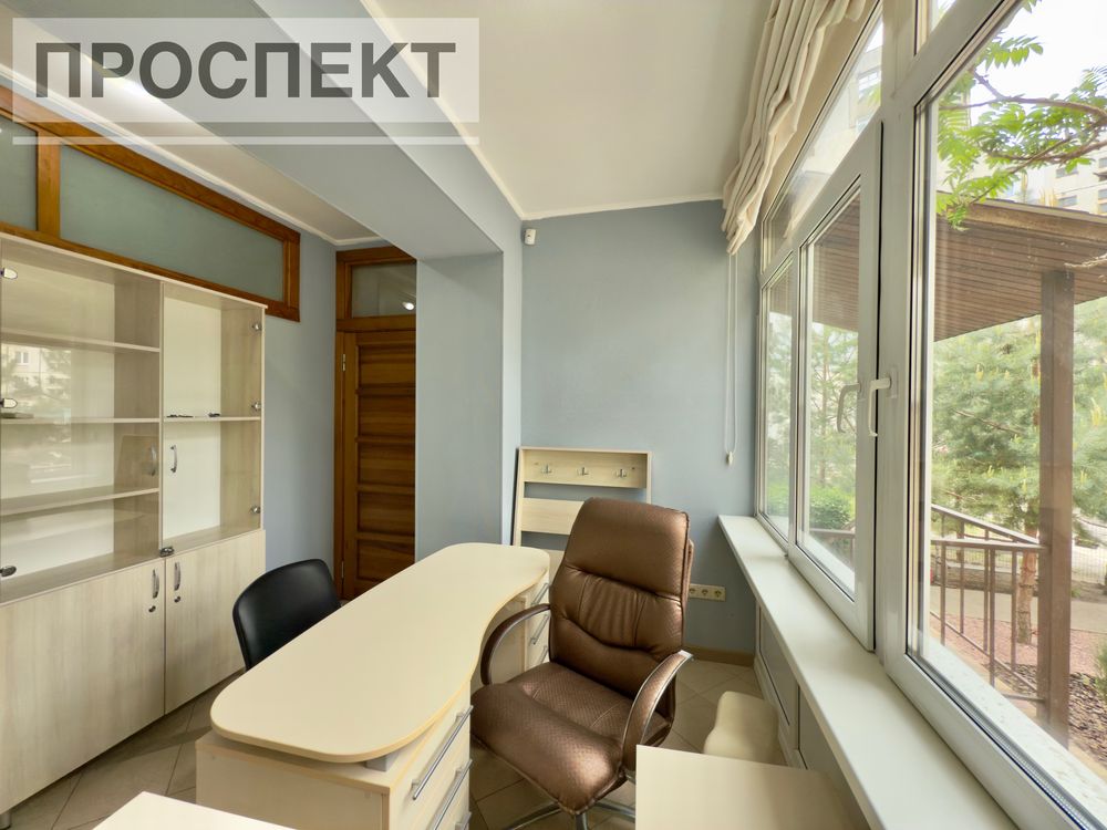 Здається в оренду кабінет 10м2 вул. Харківська ( Центр).
