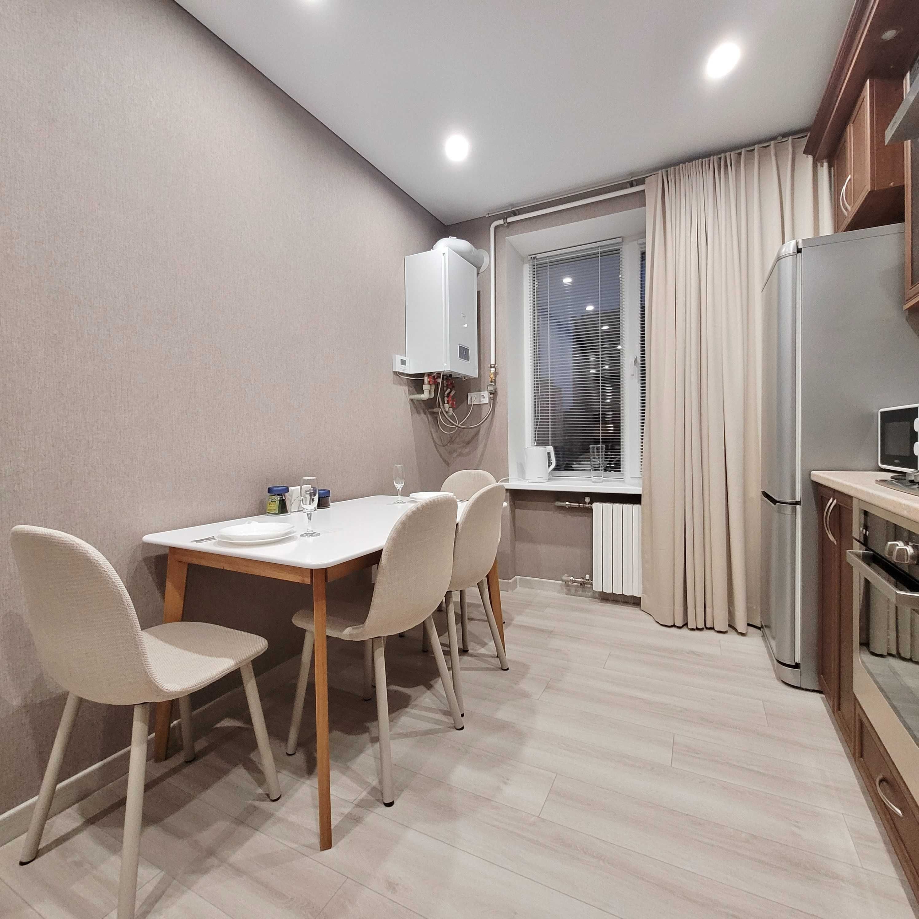 ApartPoltava  двокімнатні апартаменти ПОДОБОВО Premium Relax з ДЖАКУЗІ