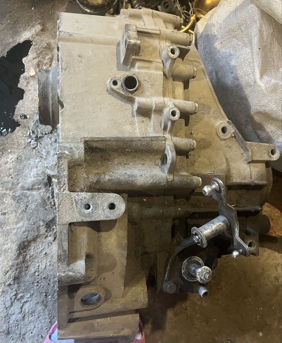 Коробка КПП  volkswagen sharan 1,8-2,0 бензин