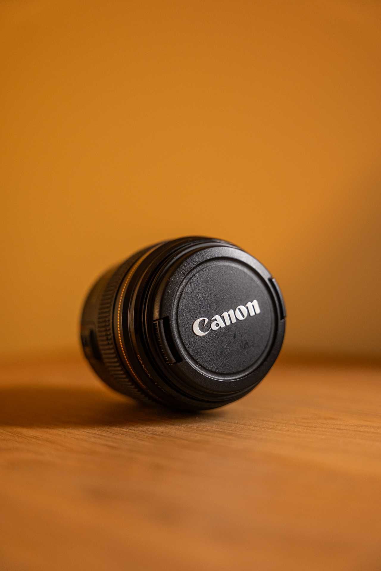 Canon EF 85mm f/1.8 USM