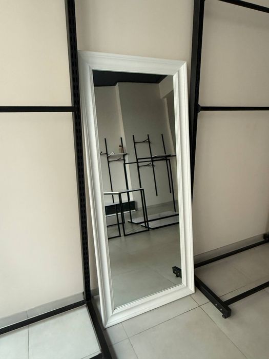 Меблі для магазину шоуруму одягу терміново