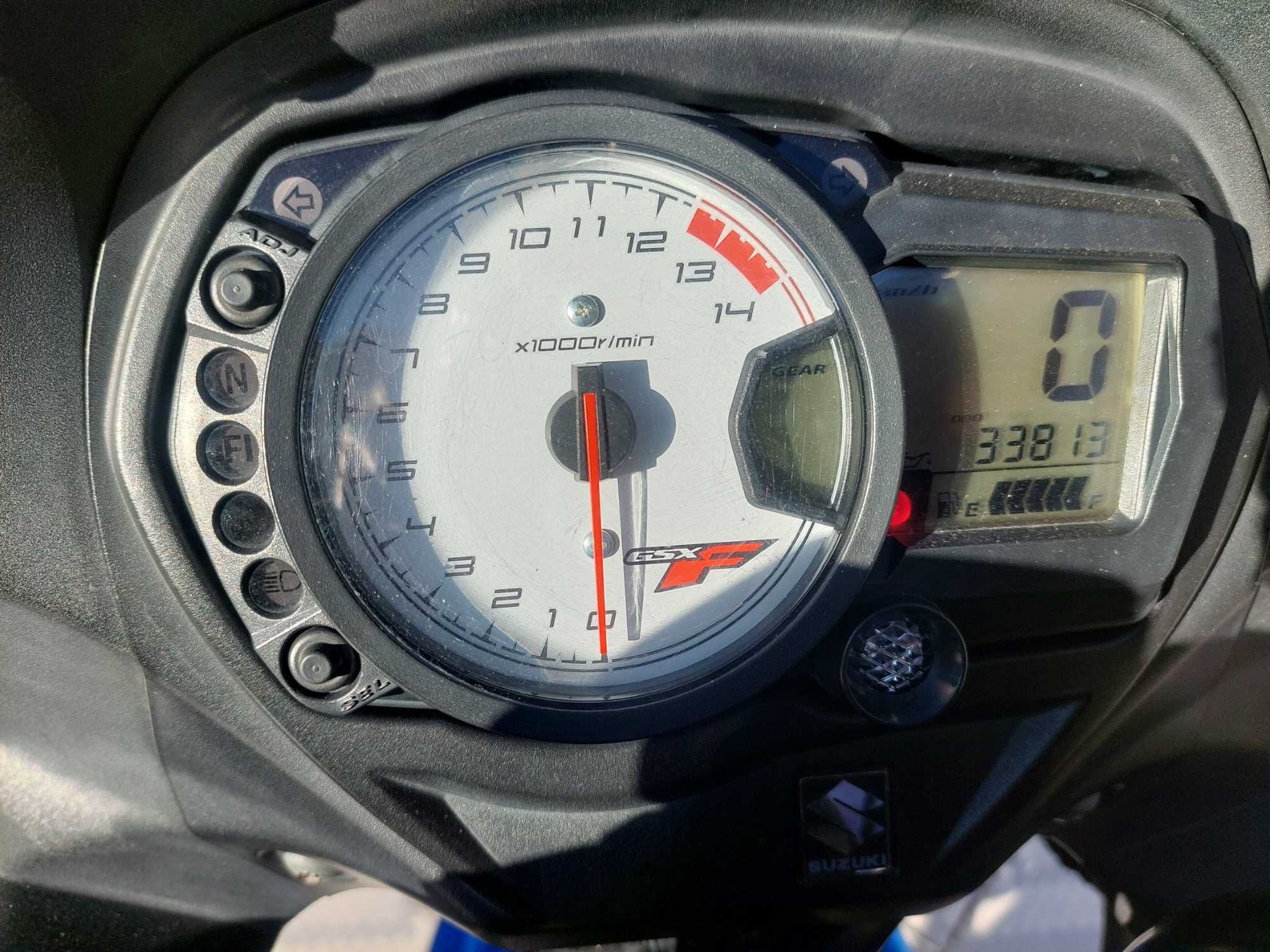 Mota Suzuki GSX 650F impecável com extras