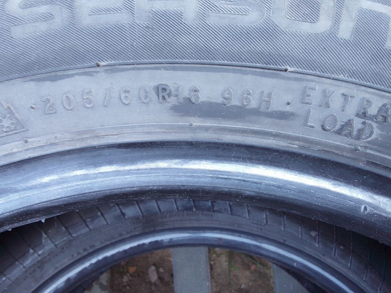 2 Opony wielosezonowe 205/60r16 NOKIAN 2021r 6mm