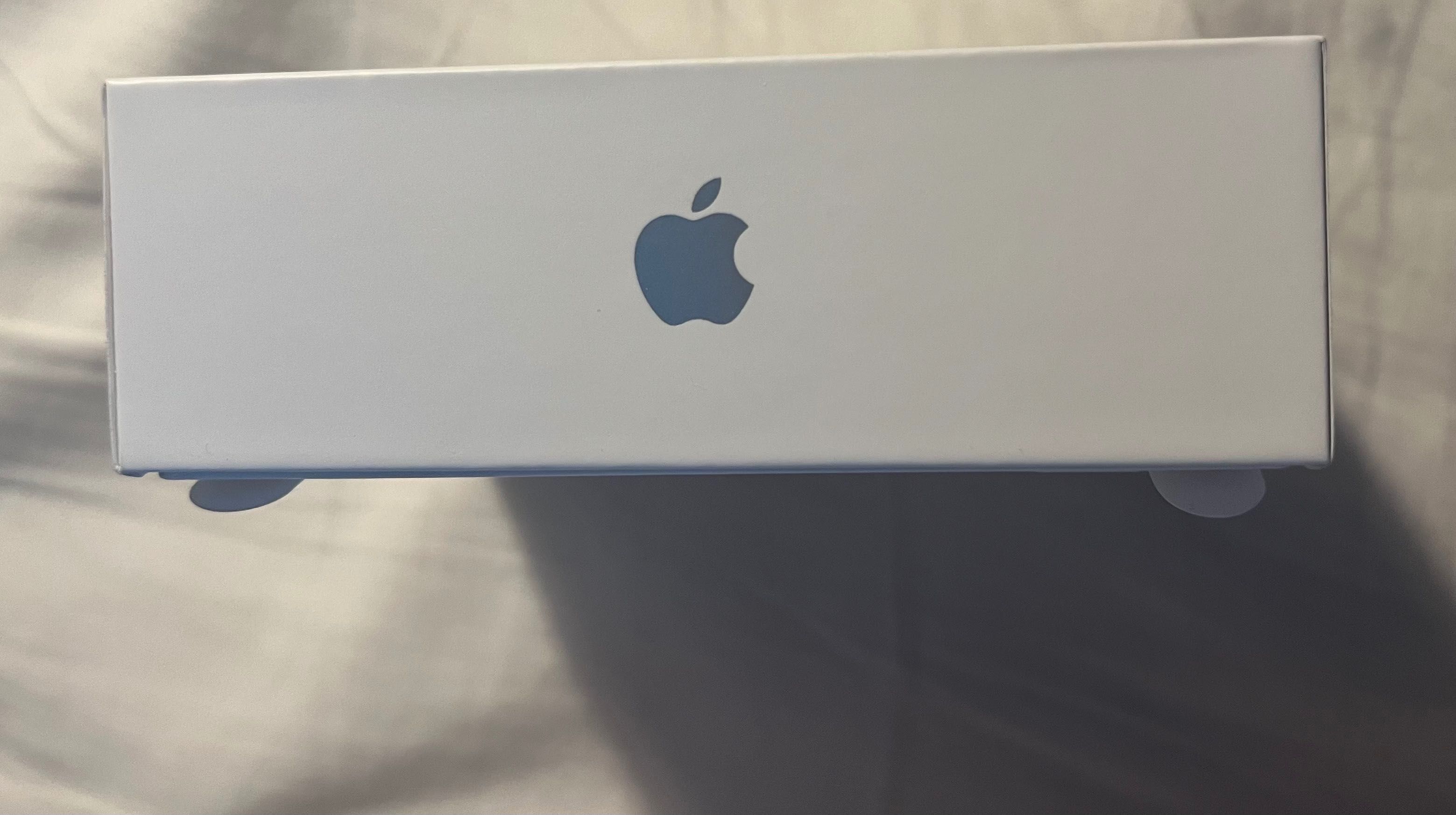 Słuchawki bezprzewodowe Apple AirPods 3 etui ładujące Lightning