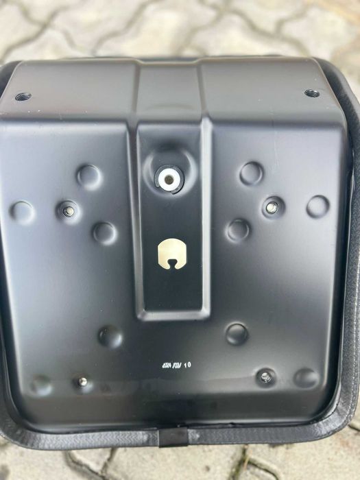 Banco Universal Preto