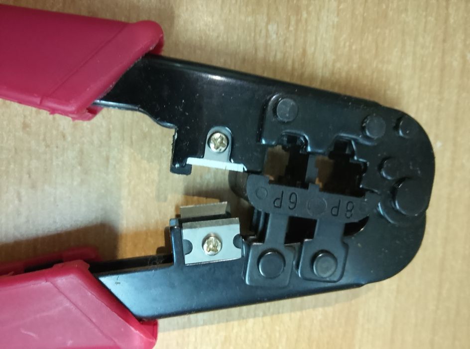 Zaciskarka zaciskacz HT-546 do wtyków konektorów RJ-11 RJ-12 RJ-45