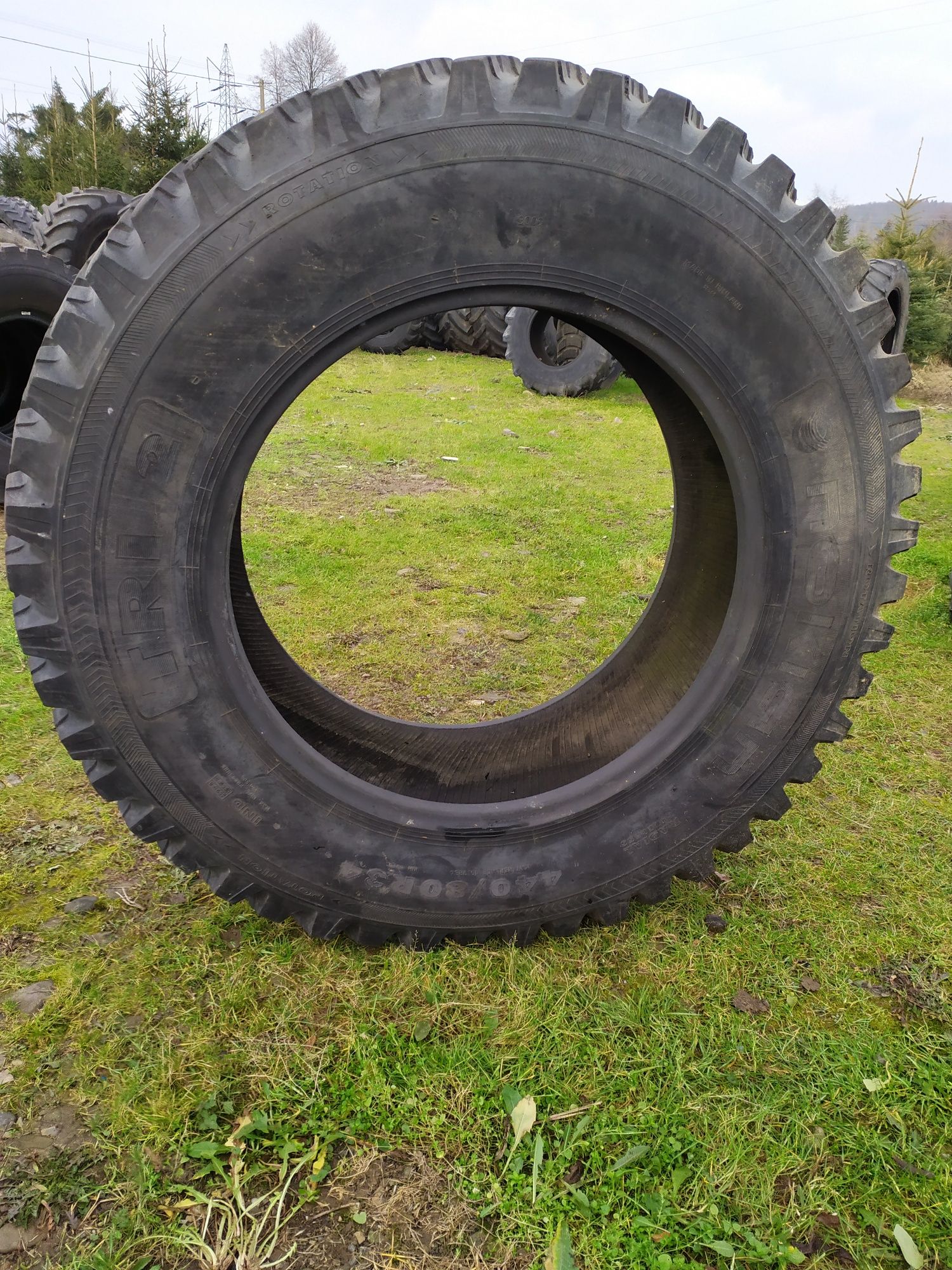 Opona Nokian TRI 2 440/80R34 16.9r34 Leśna Szosowa