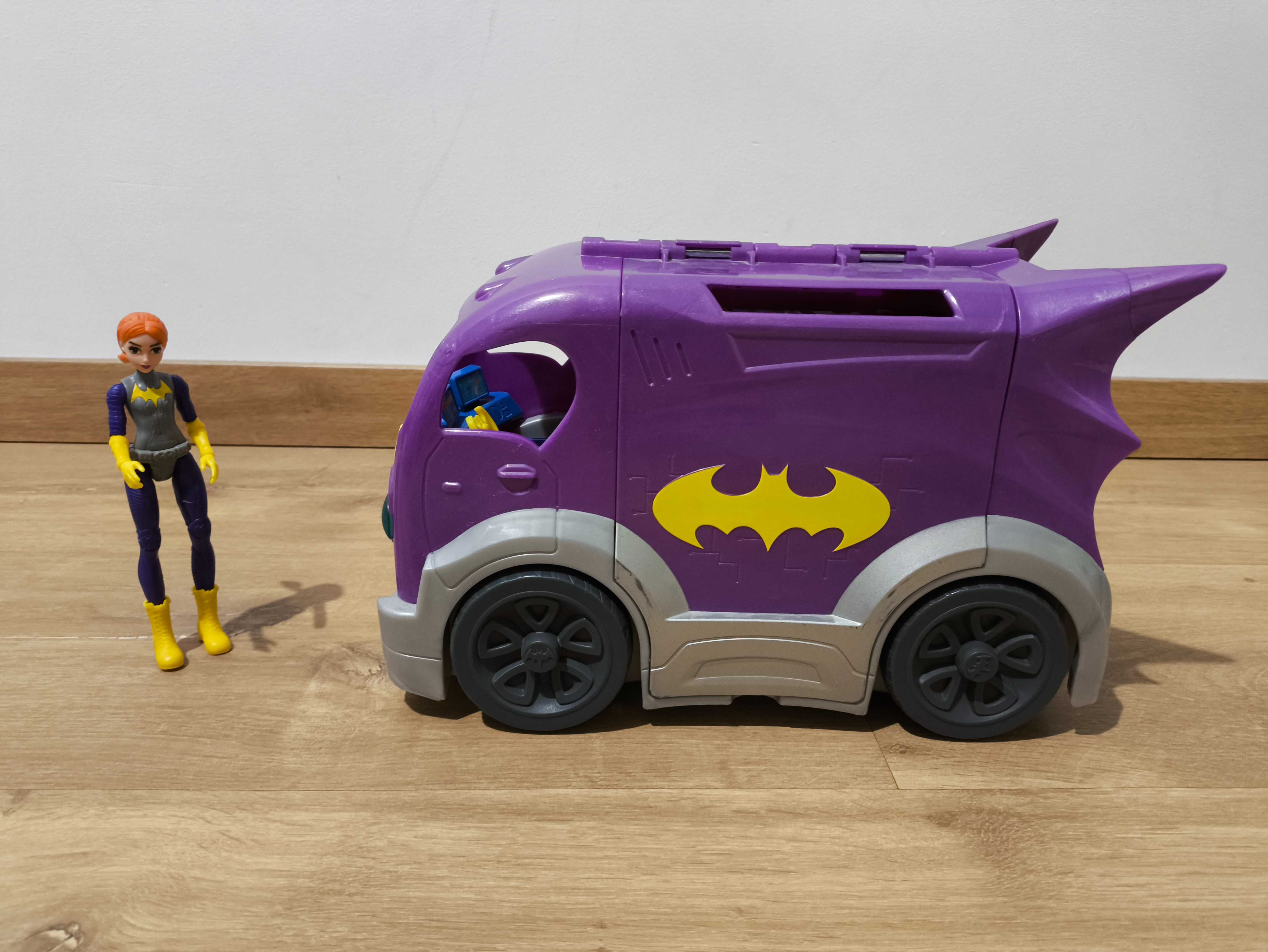 Dc Super Hero Girls Figurka Batgirl lalka pojazd