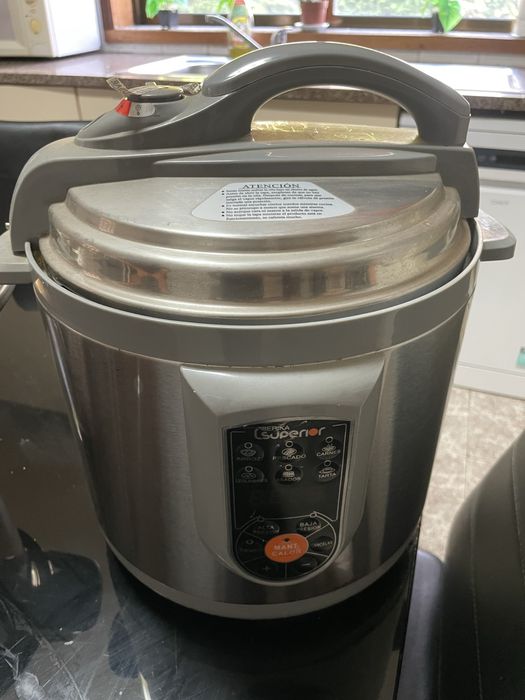 Panela de pressao mais panela eletrica novas nunca usadas