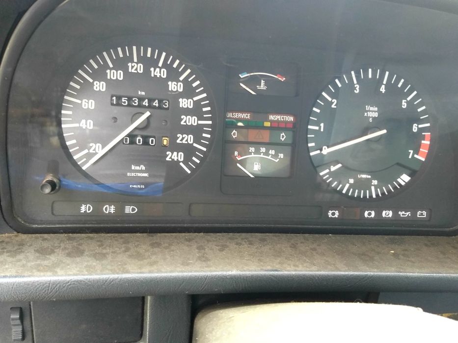 Стойки в сборе    передние 80$пара  БМВ е28.родной пробег 130т км