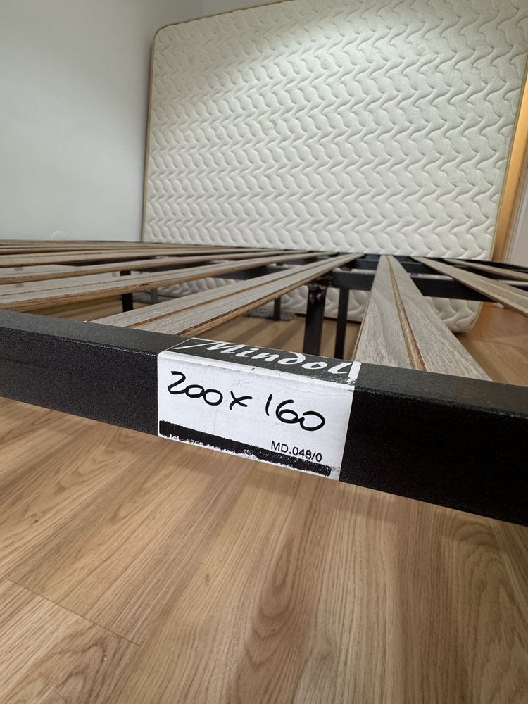 Vendo colchão + estrado