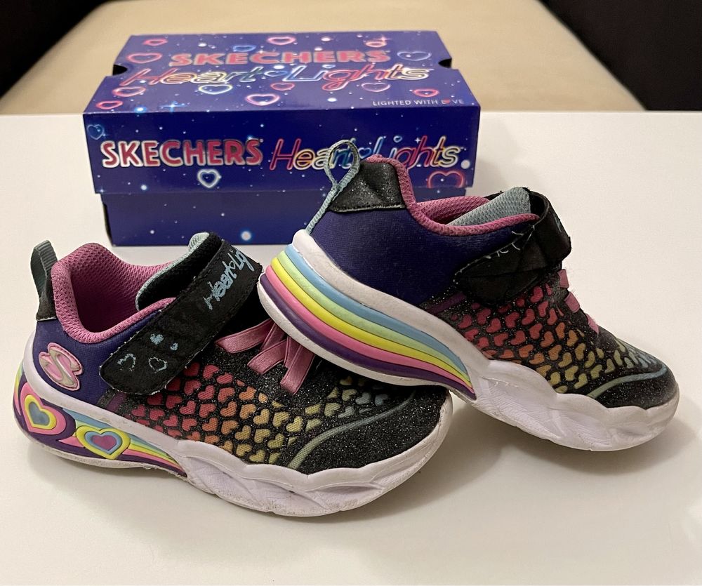 Кроссовки Skechers с мигалками, для девочки скечерс 16 см стелька