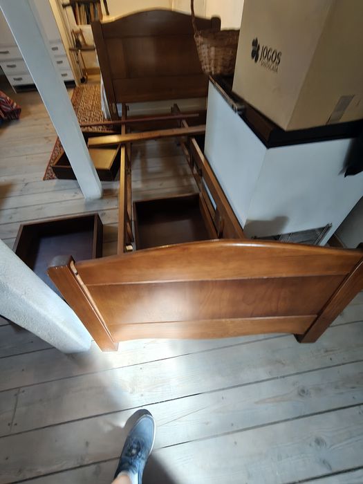 Cama solteiro, maciça , pinho mel, de corpo e meio