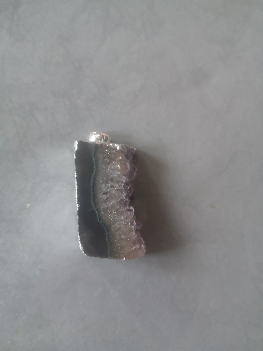 Nowy wisiorek z prawdziwego surowego ametystu