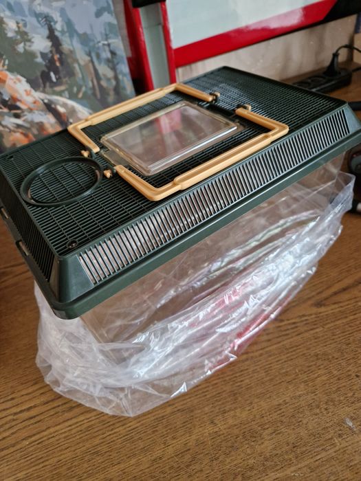 Продам фаунаріум, використовувала як переноску.