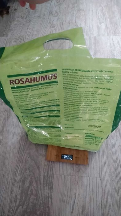 100g Rosahumus nawóz dla każdych roślin