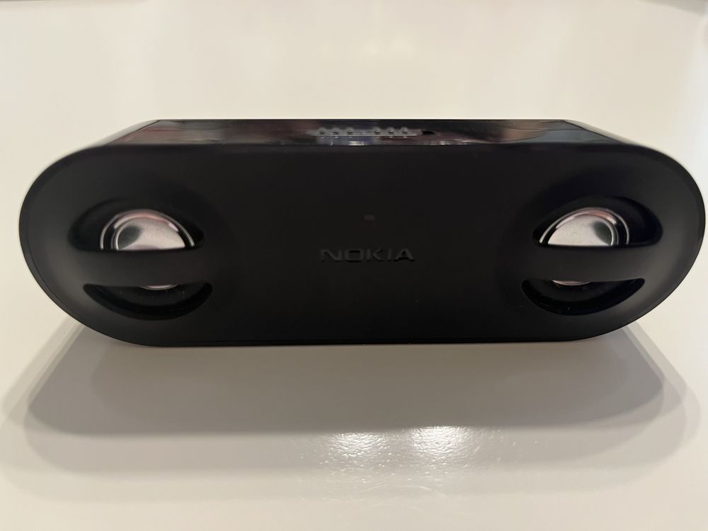 Портативна колонка Nokia.