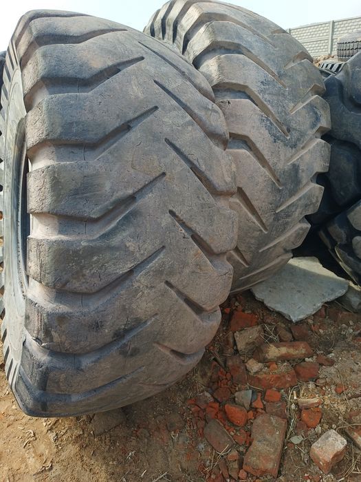 Opony przemysłowe 23.5-25 Michelin 23.5r25 ładowarka fadroma JCB