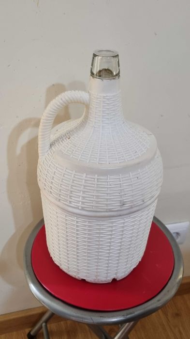 Vendo garrafões de 5 litros em vidro